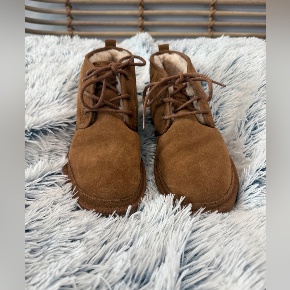 UGG Men’s Neumel Suede Boot Size 10 color Chestnut.